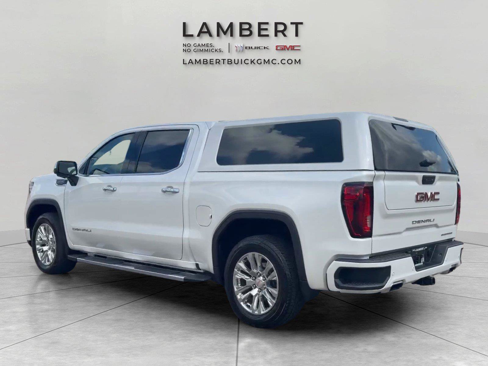 Used 2024 GMC Sierra 1500 Denali w/ Technology Package AWD/4WD image 3