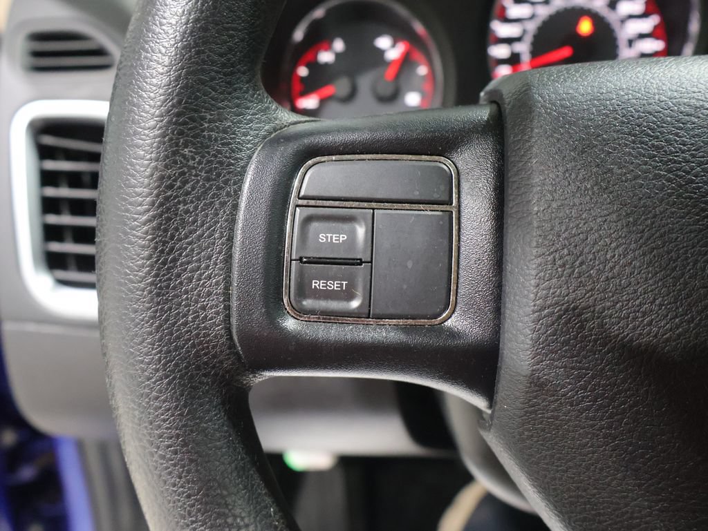 Used 2014 Dodge Avenger SE FWD image 29