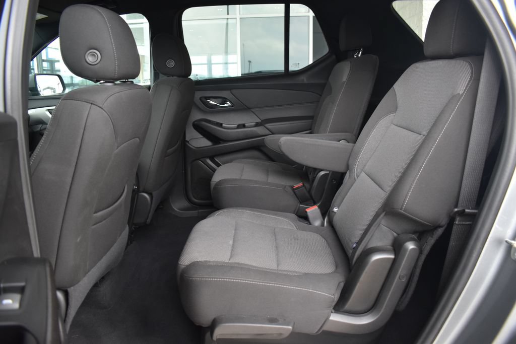 Used 2023 Chevrolet Traverse LT FWD image 14