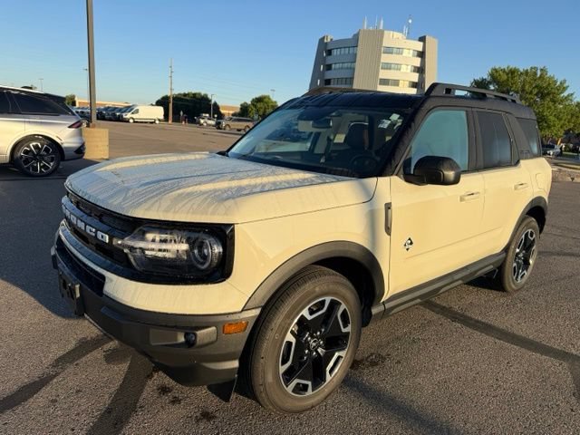 Used 2024 Ford Bronco Sport Outer Banks w/ Tech Package AWD/4WD image 6