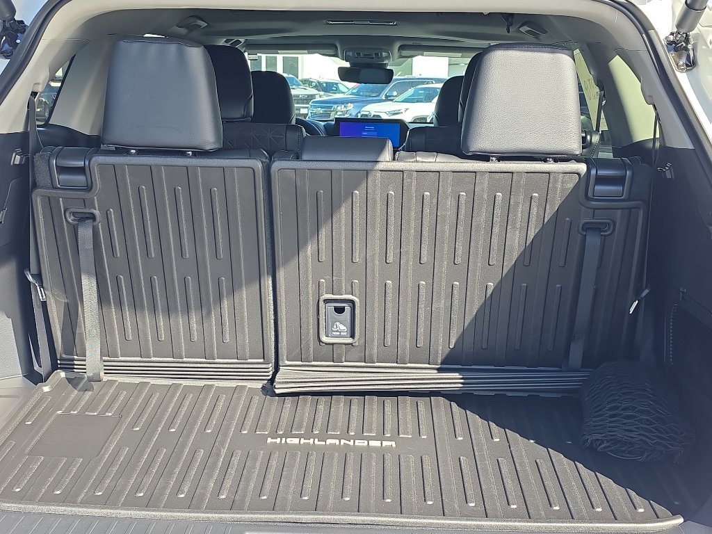 New 2025 Toyota Highlander XLE image 9