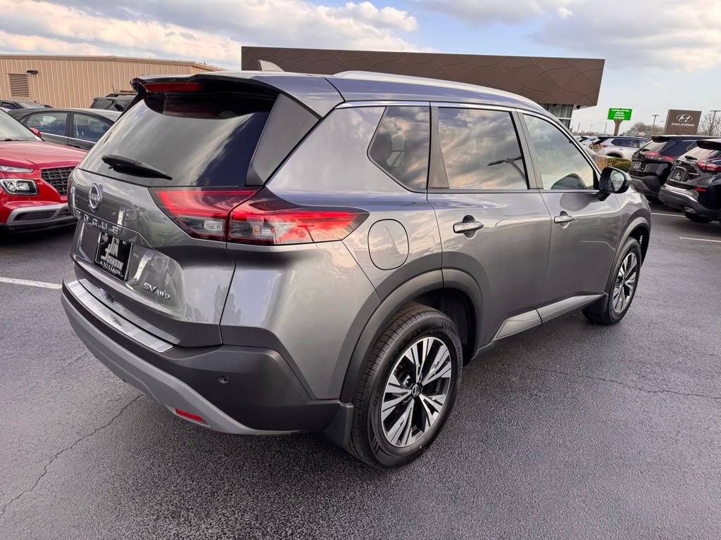 Used 2023 Nissan Rogue SV w/ SV Premium B Package image 5
