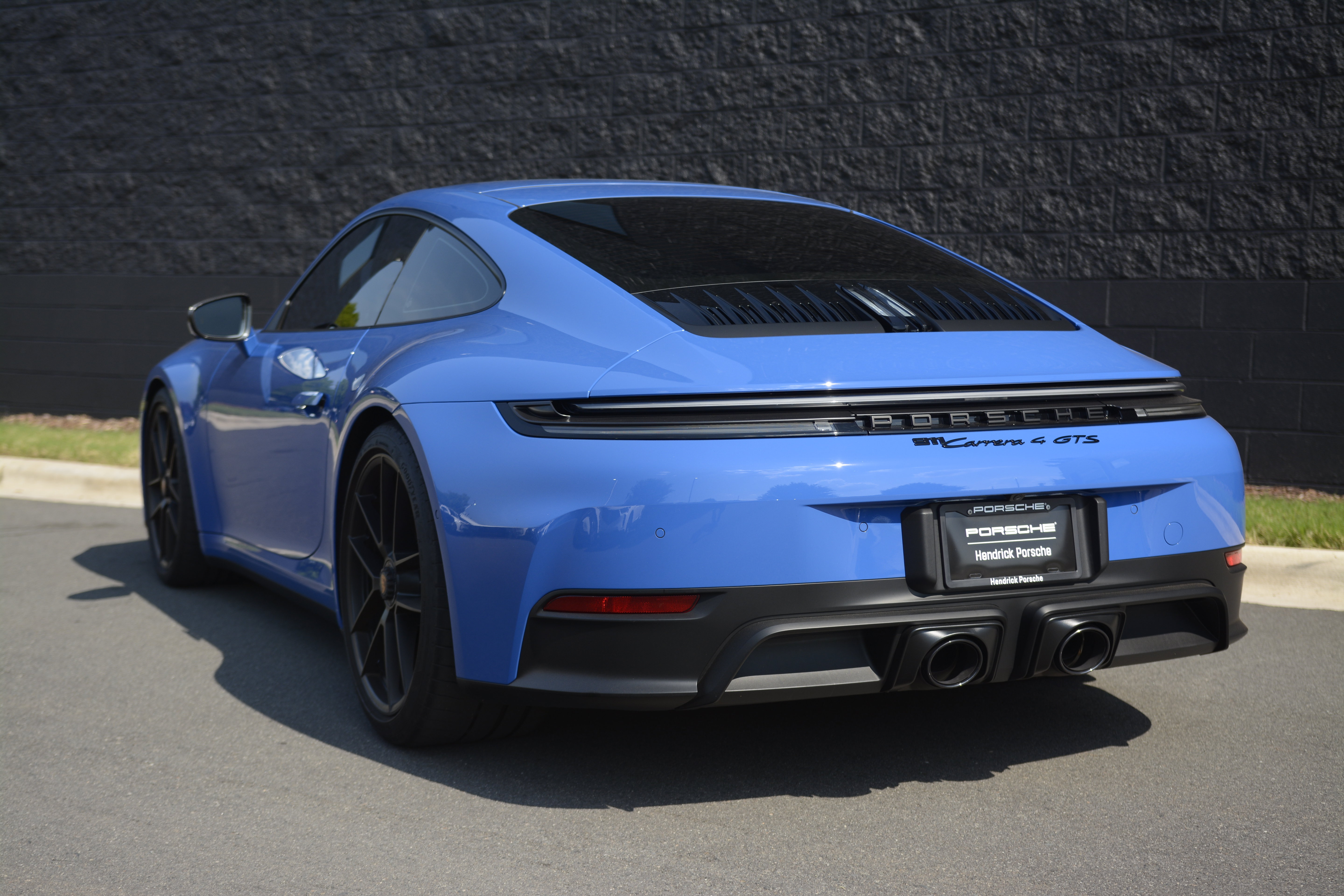 Certified 2025 Porsche 911 Carrera GTS RWD image 3