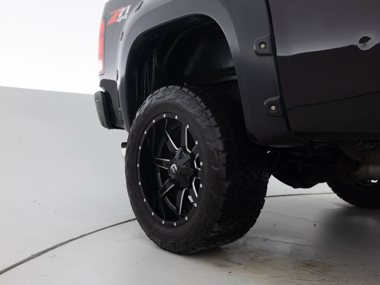 Used 2013 GMC Sierra 2500 Denali w/ Suspension Package, Off-Road AWD/4WD image 19