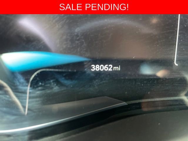 Used 2023 Toyota Venza Limited image 16