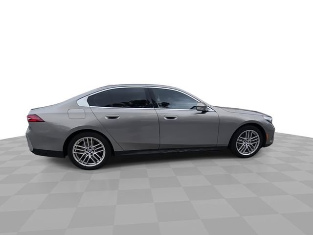 Used 2024 BMW 530i RWD image 9