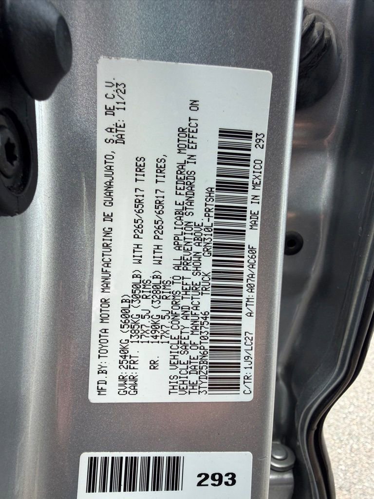 Used 2023 Toyota Tacoma TRD Sport w/ TRD Premium Sport Package AWD/4WD image 29