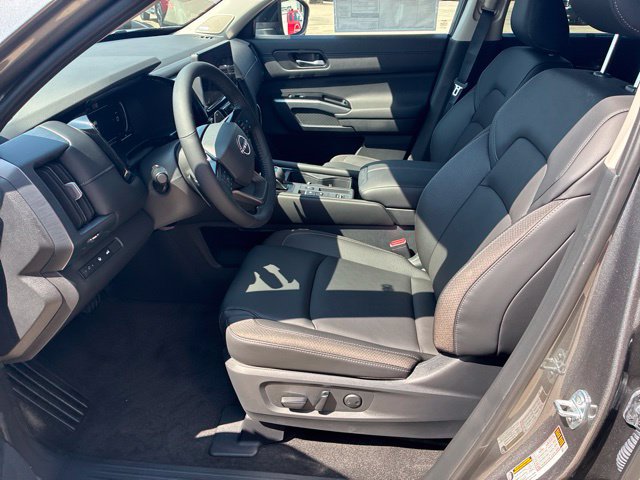 New 2026 Nissan Pathfinder SL w/ SL Premium Package FWD image 10