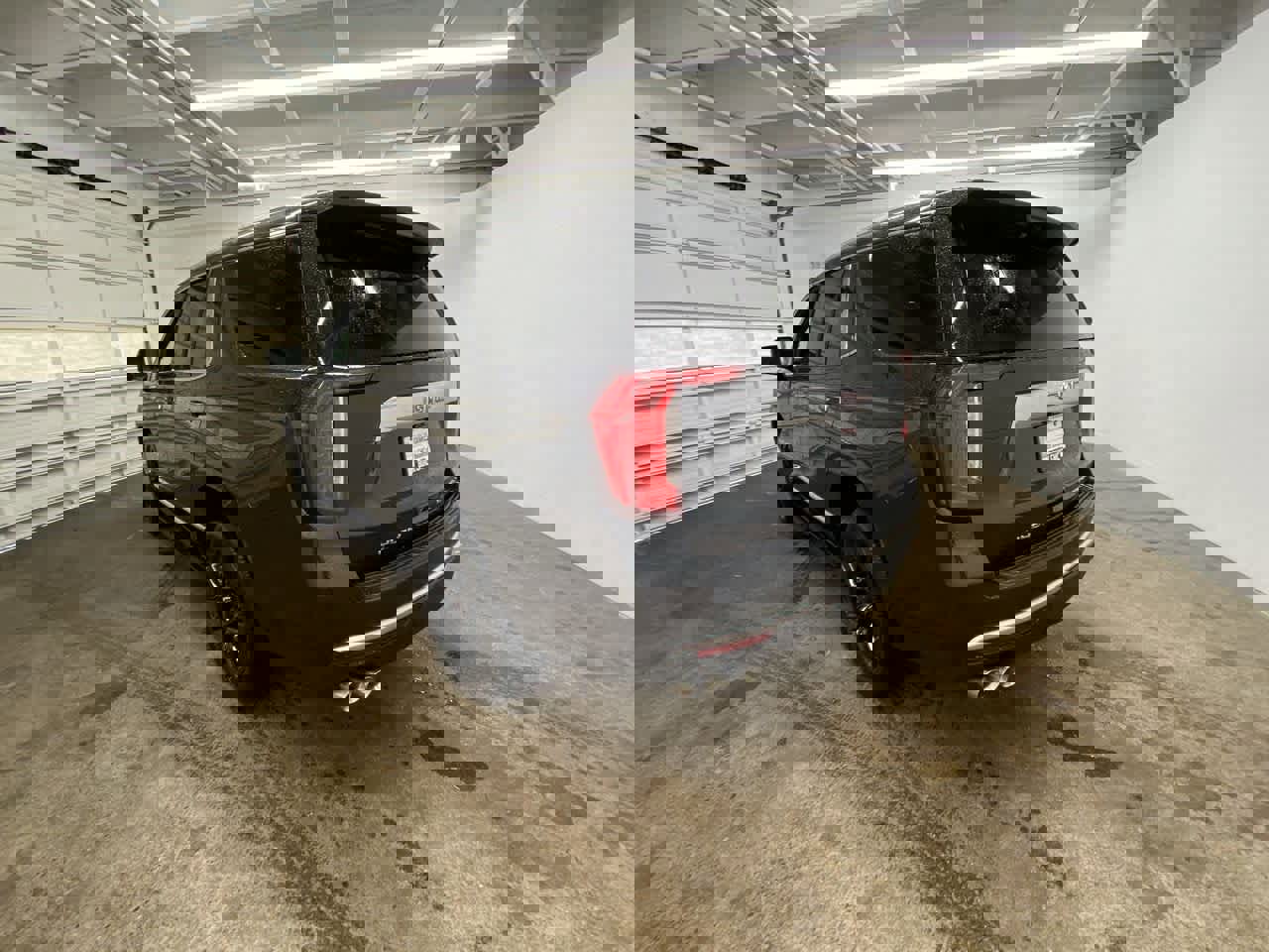 Used 2024 GMC Yukon Denali w/ Advanced Technology Package image 4