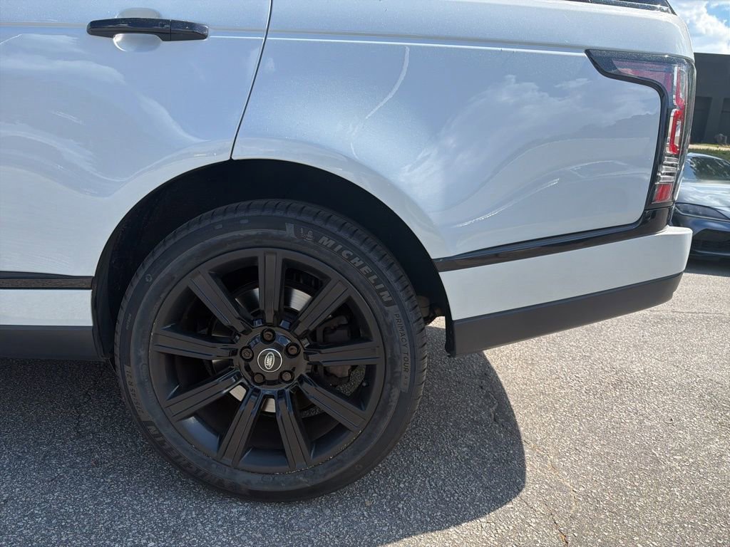 Used 2016 Land Rover Range Rover HSE image 26