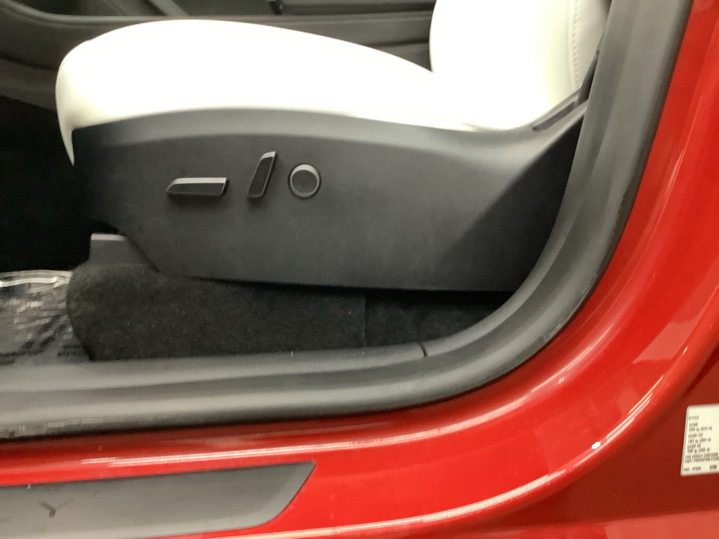 Used 2023 Tesla Model Y Long Range AWD/4WD image 13