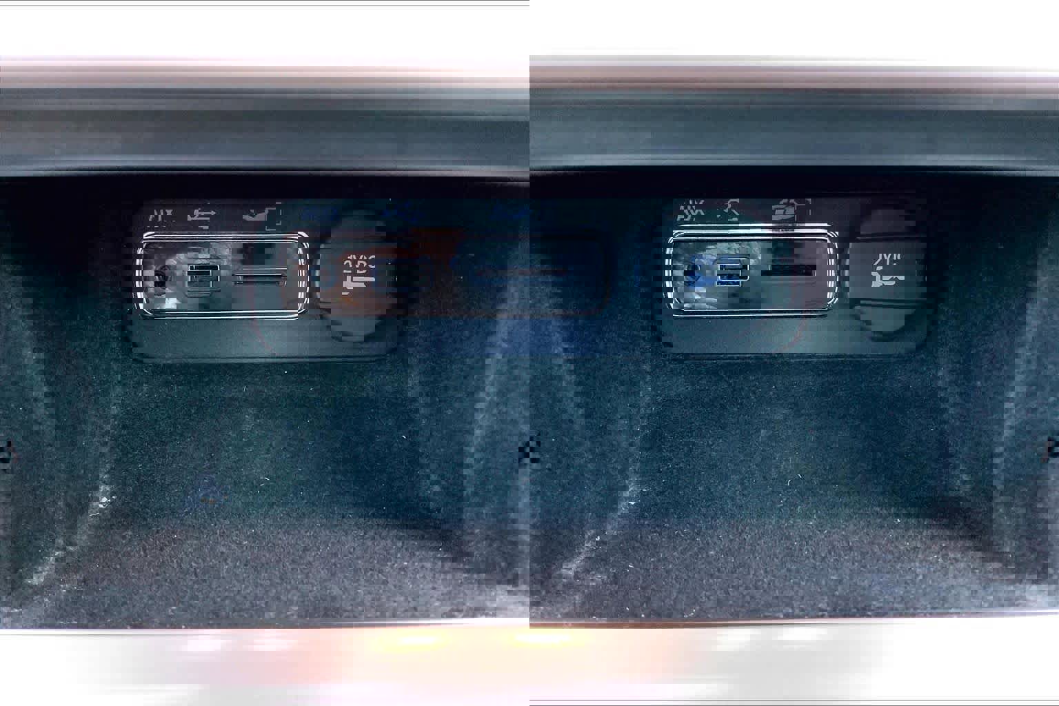 Used 2015 Jeep Grand Cherokee Limited image 36