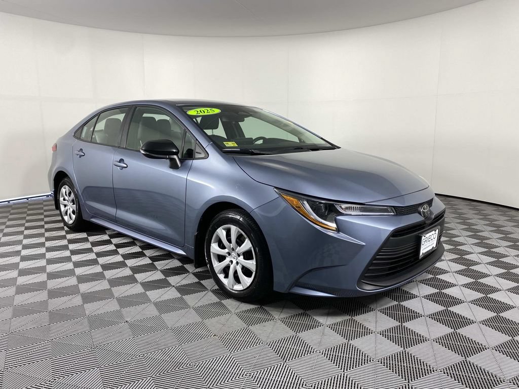 Used 2025 Toyota Corolla LE FWD image 1