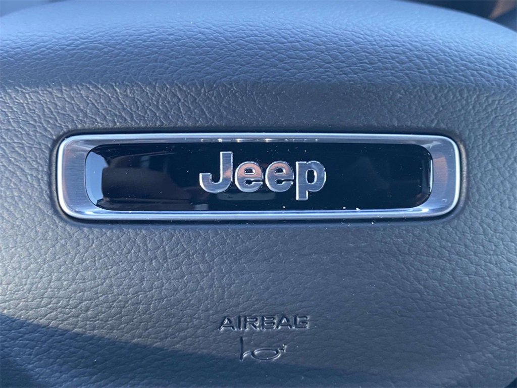 New 2025 Jeep Grand Cherokee L Laredo w/ Luxury Tech Group I image 30