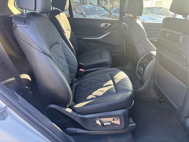 Used 2024 BMW X7 xDrive40i AWD/4WD image 8