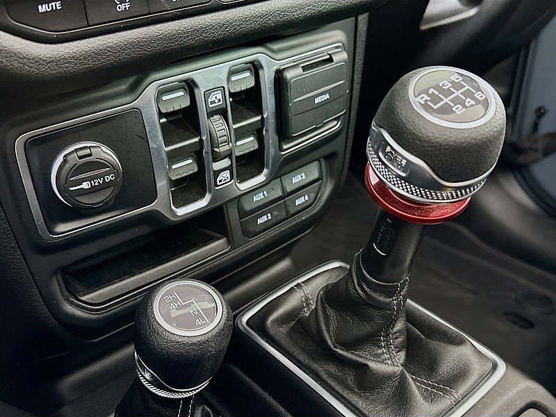 Used 2025 Jeep Wrangler Unlimited Sport AWD/4WD image 18