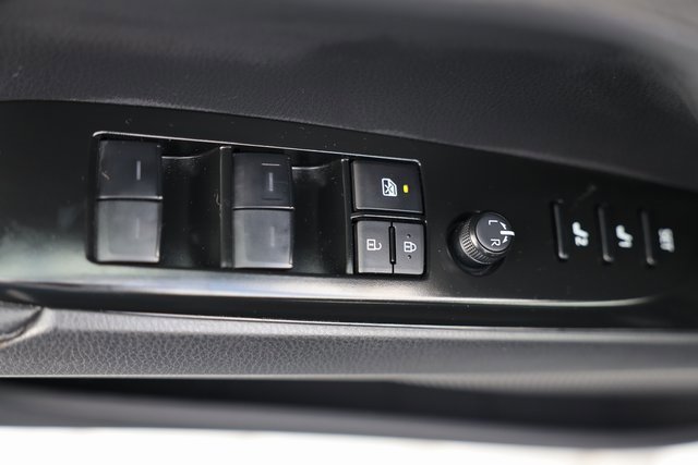 Used 2025 Toyota Camry XLE image 13