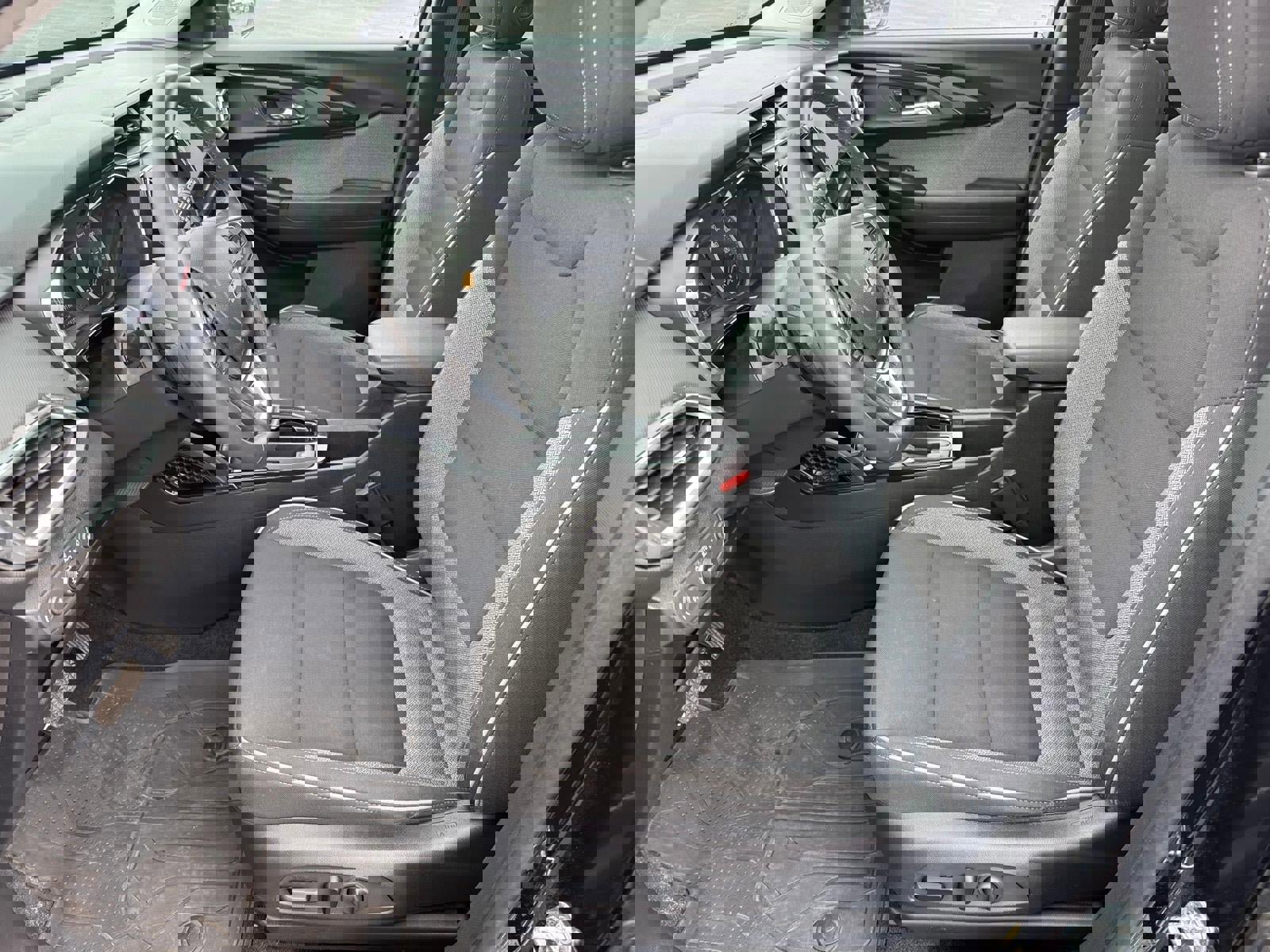 Used 2021 Chevrolet TrailBlazer LT w/ Sun and Liftgate Package image 6