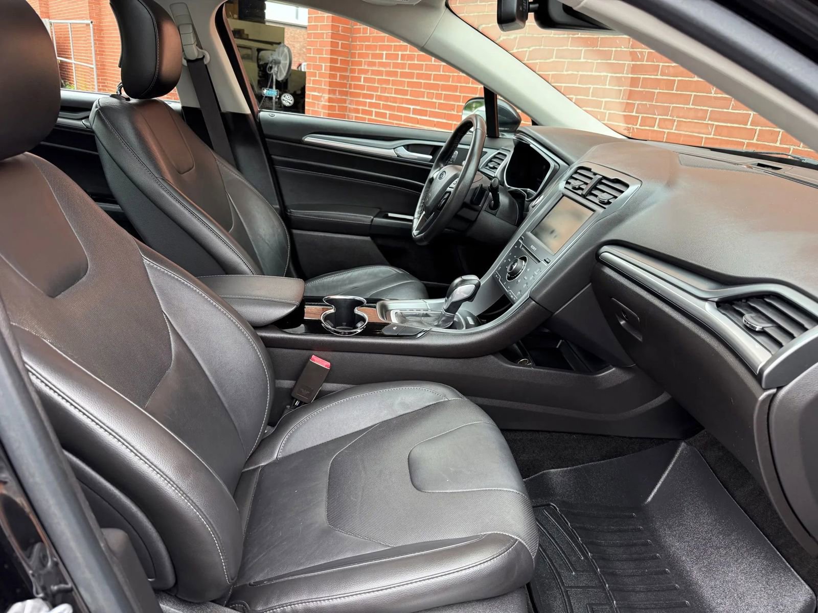 Used 2014 Ford Fusion Titanium image 21