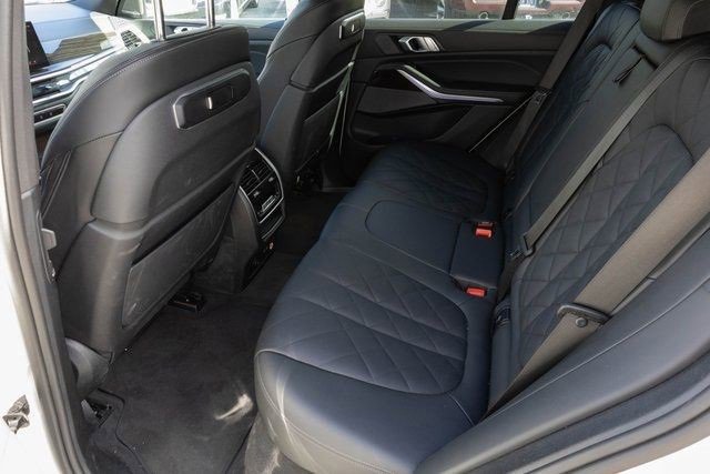 Used 2024 BMW X5 xDrive50e image 13