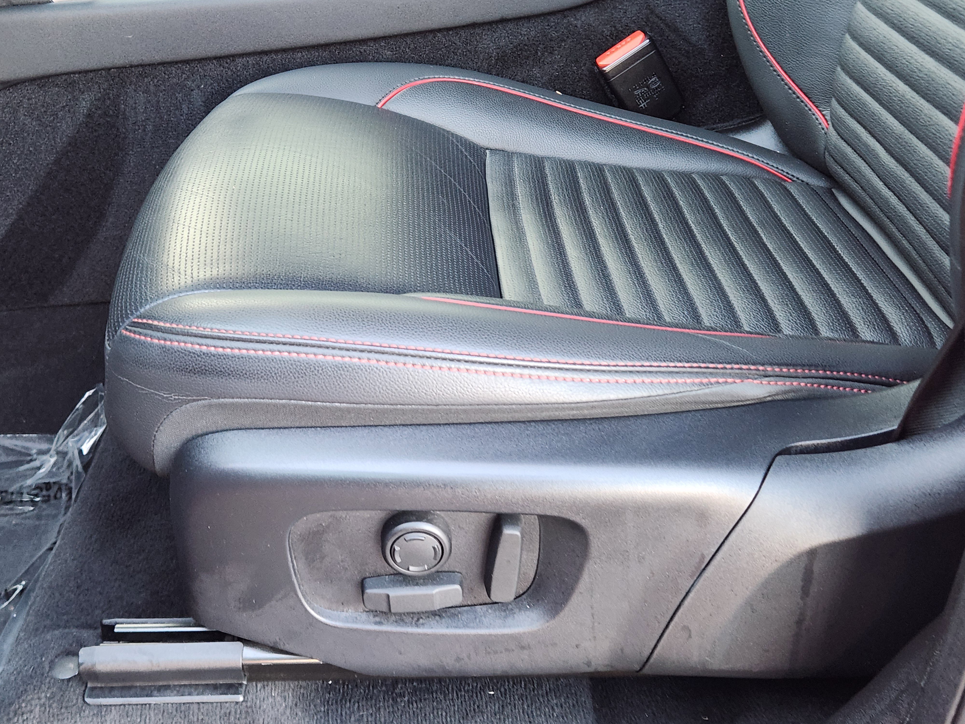 Used 2023 Land Rover Discovery Sport S R-Dynamic image 23