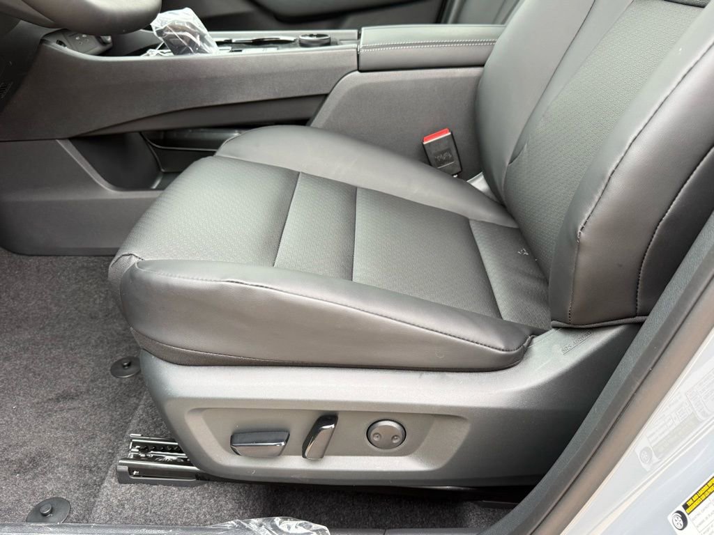 New 2026 Nissan Rogue SV AWD/4WD image 17