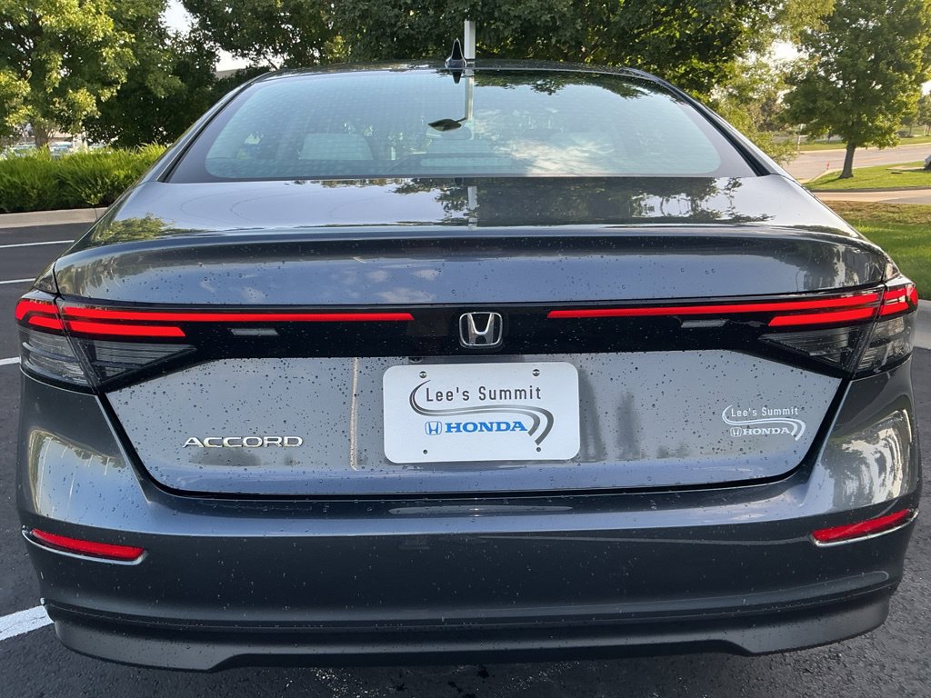 Used 2025 Honda Accord SE image 11