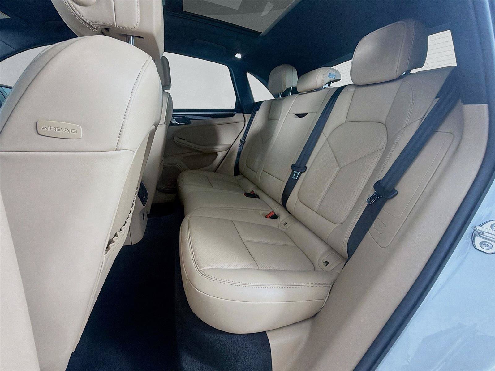 Certified 2023 Porsche Macan Turbo AWD/4WD image 20