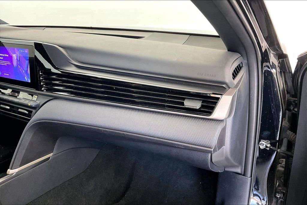 Used 2025 Toyota Camry SE image 22