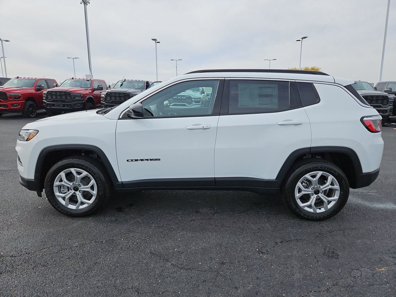 New 2026 Jeep Compass Latitude image 4