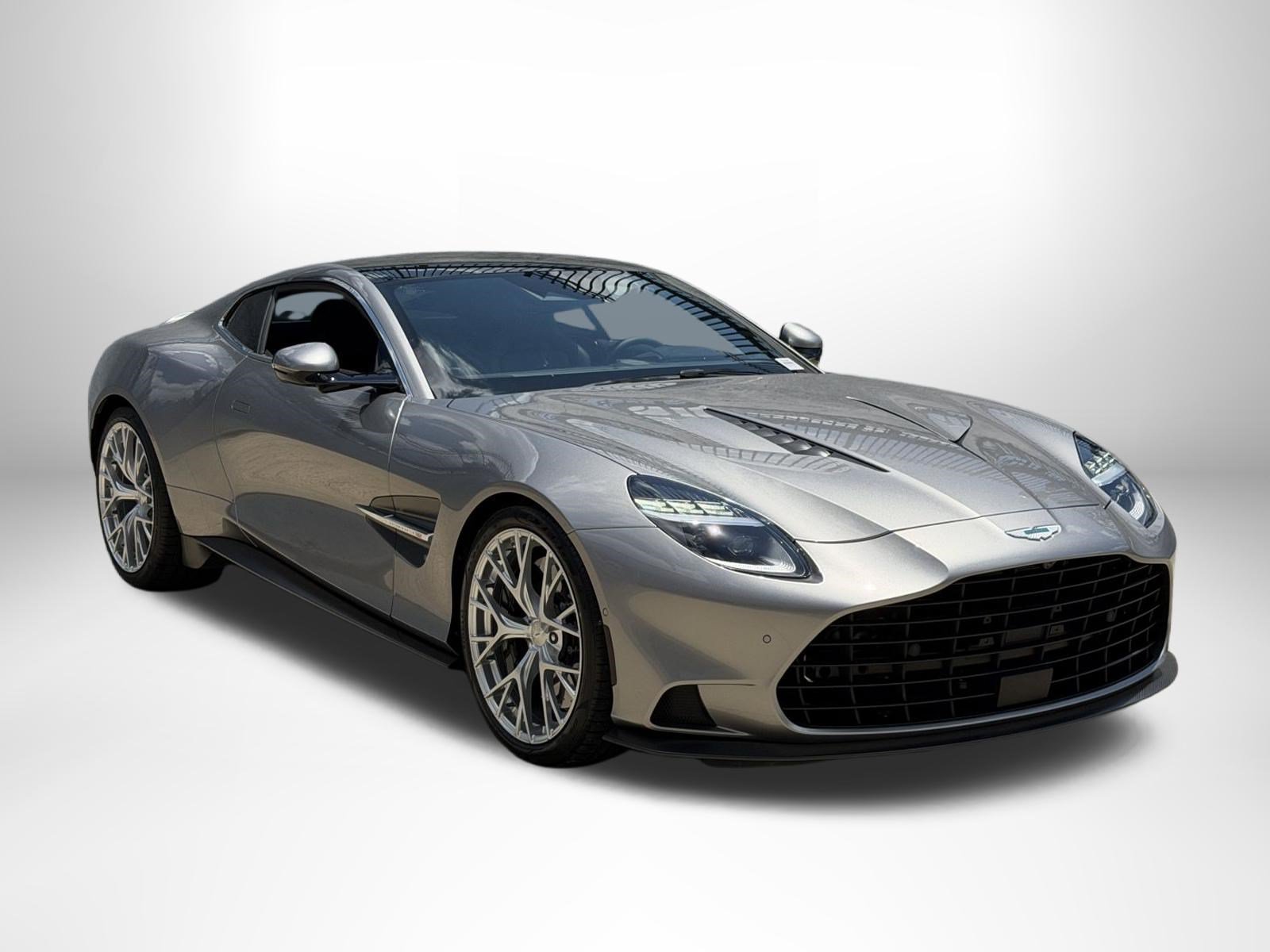 Used 2025 Aston Martin Vanquish RWD image 1