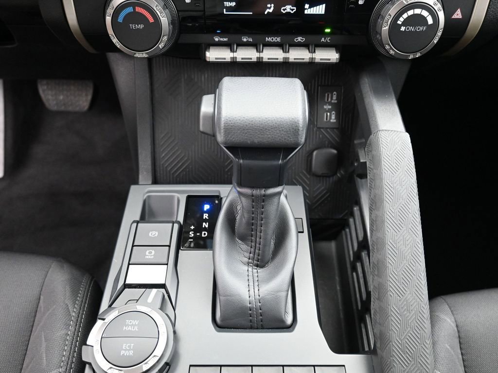 Certified 2025 Toyota Tacoma SR5 AWD/4WD image 28