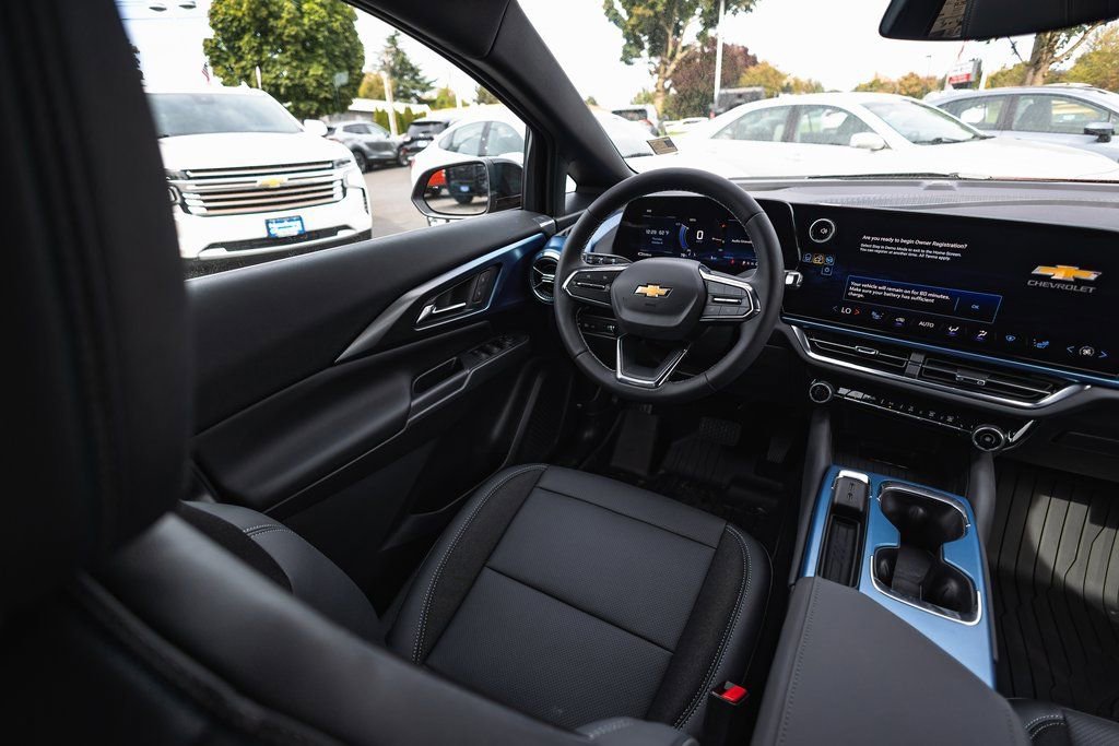 New 2026 Chevrolet Equinox EV LT image 12