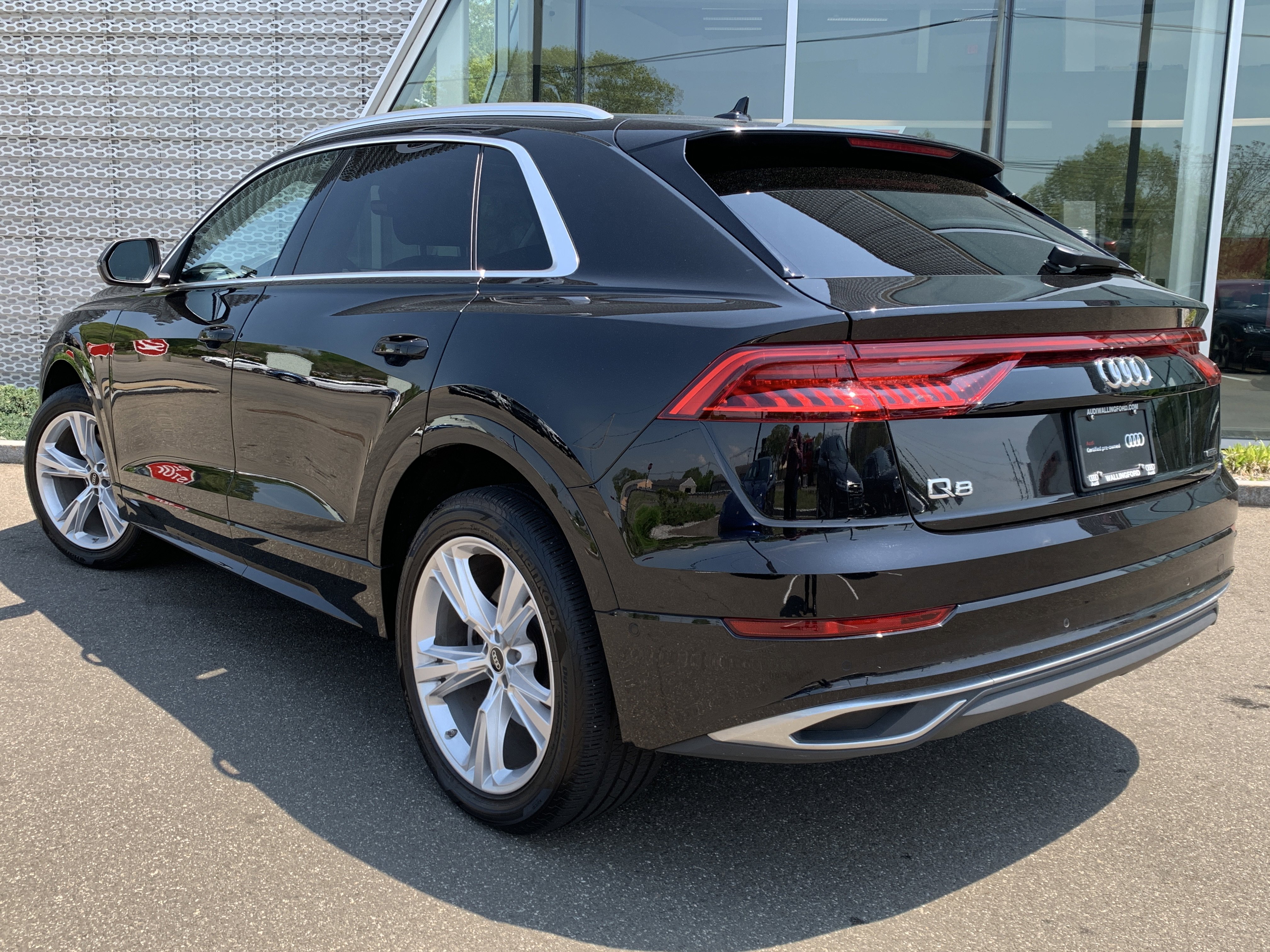 Used 2023 Audi Q8 Premium w/ Convenience Package AWD/4WD image 3