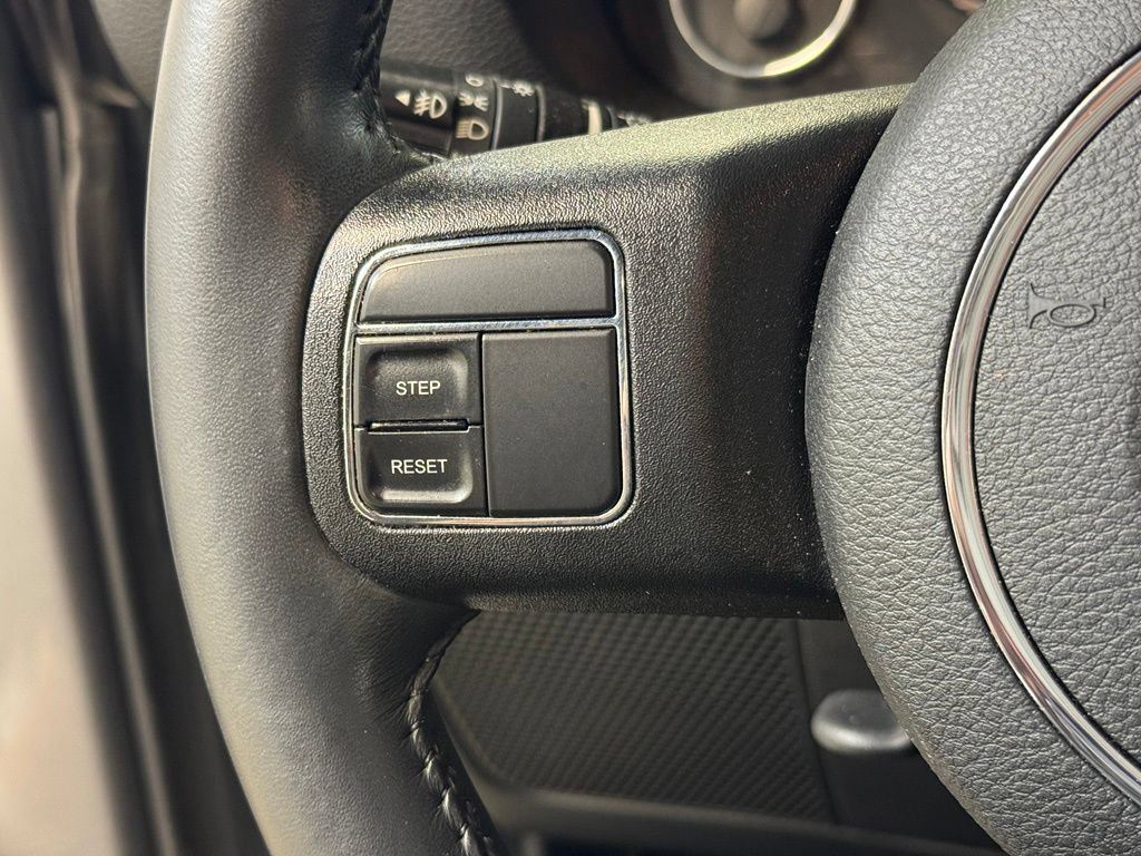 Used 2018 Jeep Wrangler Unlimited Sahara AWD/4WD image 28