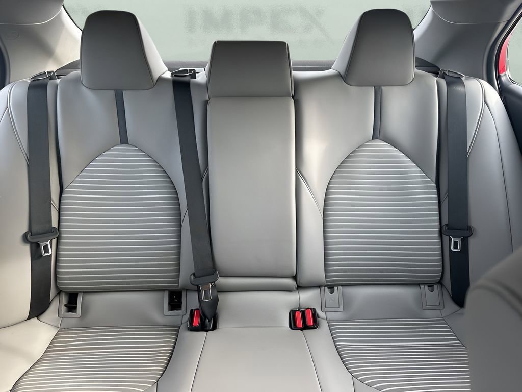 Used 2021 Toyota Camry SE image 11