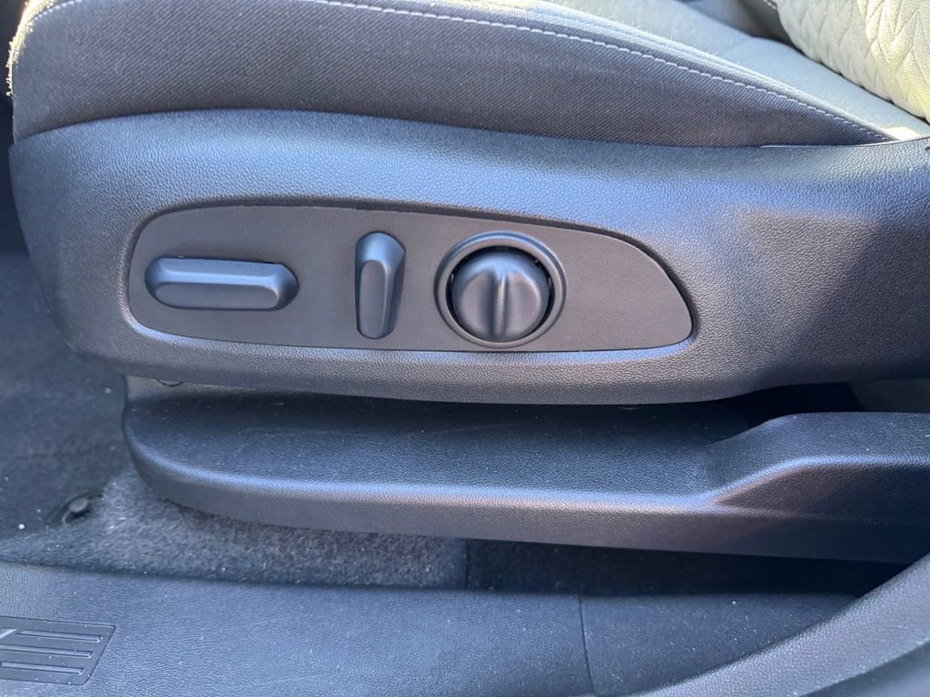 Used 2024 Chevrolet Equinox LT image 15