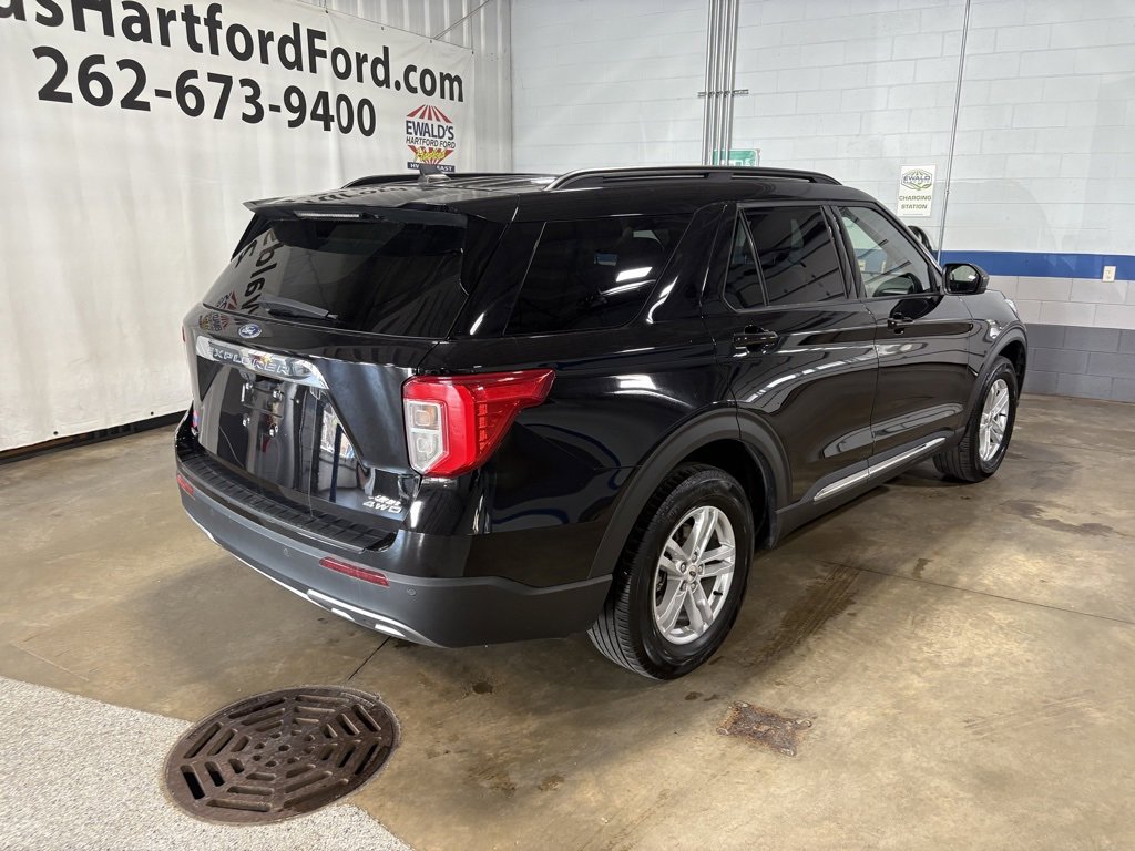 Used 2022 Ford Explorer XLT w/ Equipment Group 202A image 6