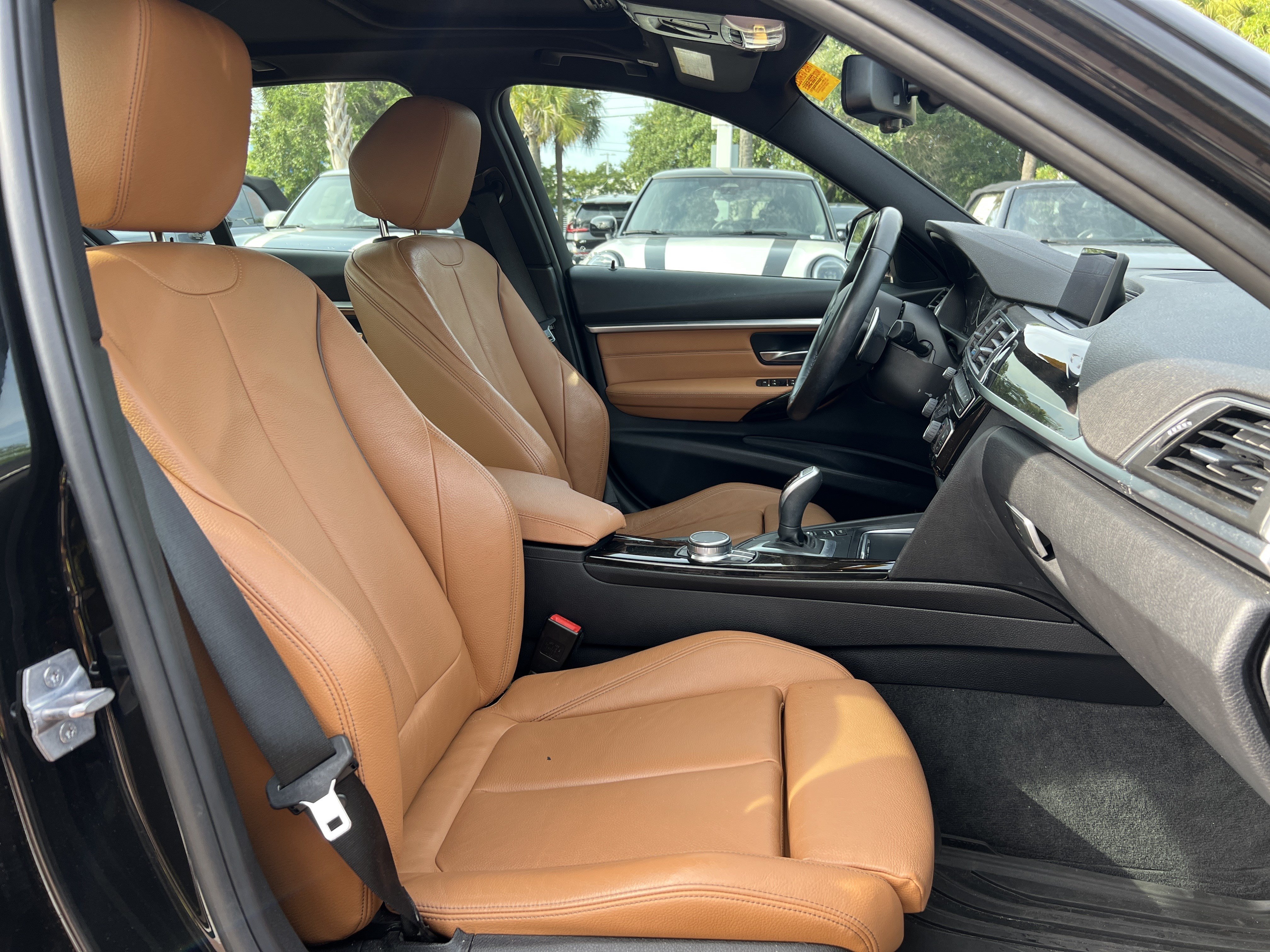 Used 2018 BMW 330i Sedan w/ M Sport Package RWD image 34