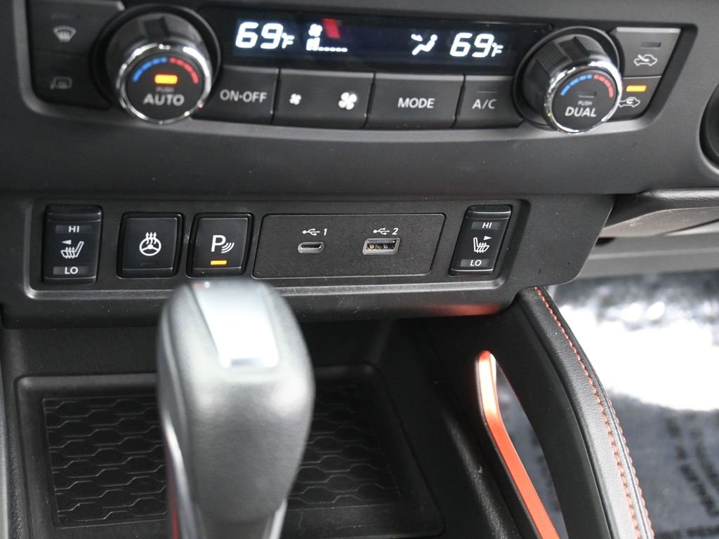 Used 2024 Nissan Frontier PRO-4X w/ Pro Convenience Package image 12