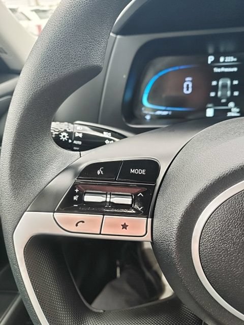 Certified 2026 Hyundai Elantra SE FWD image 20
