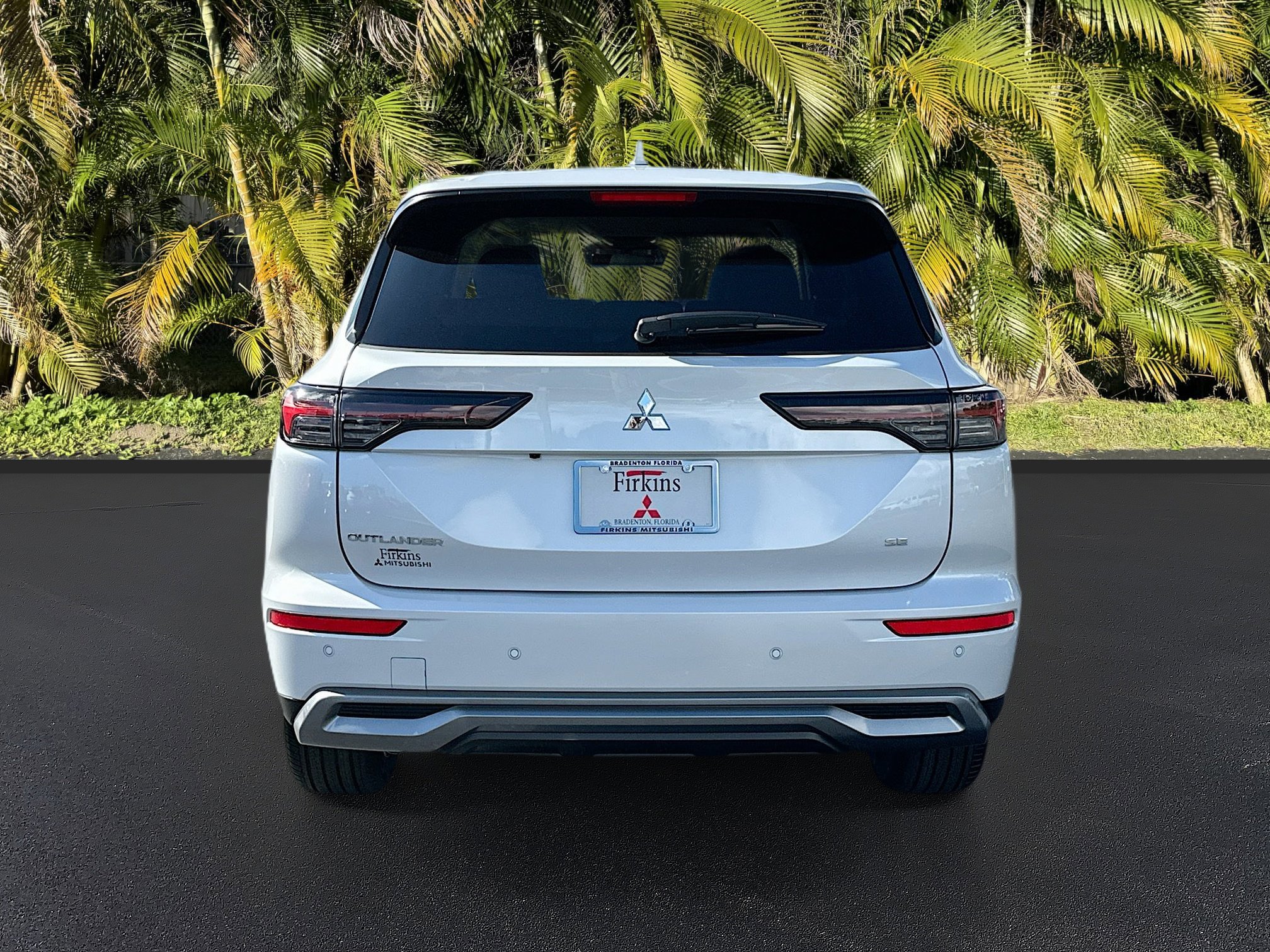 New 2025 Mitsubishi Outlander SE image 4