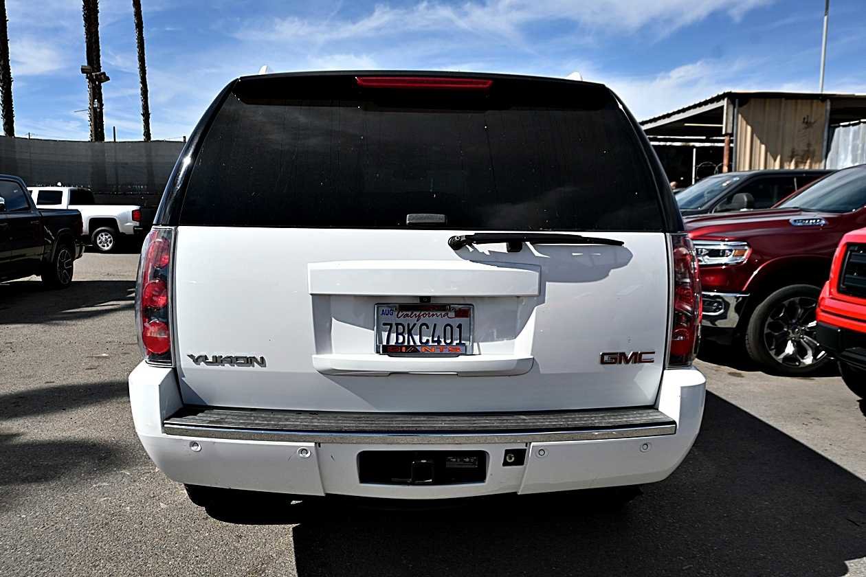 Used 2013 GMC Yukon Denali AWD/4WD image 6