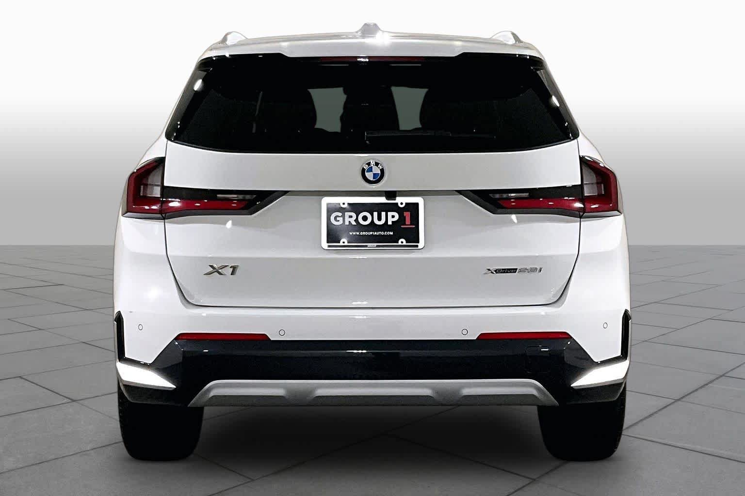 Used 2026 BMW X1 xDrive28i w/ Convenience Package AWD/4WD image 4