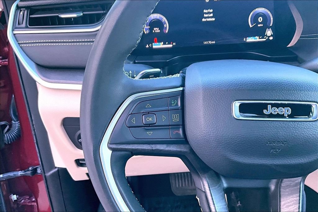 Used 2025 Jeep Grand Cherokee L Limited RWD image 18