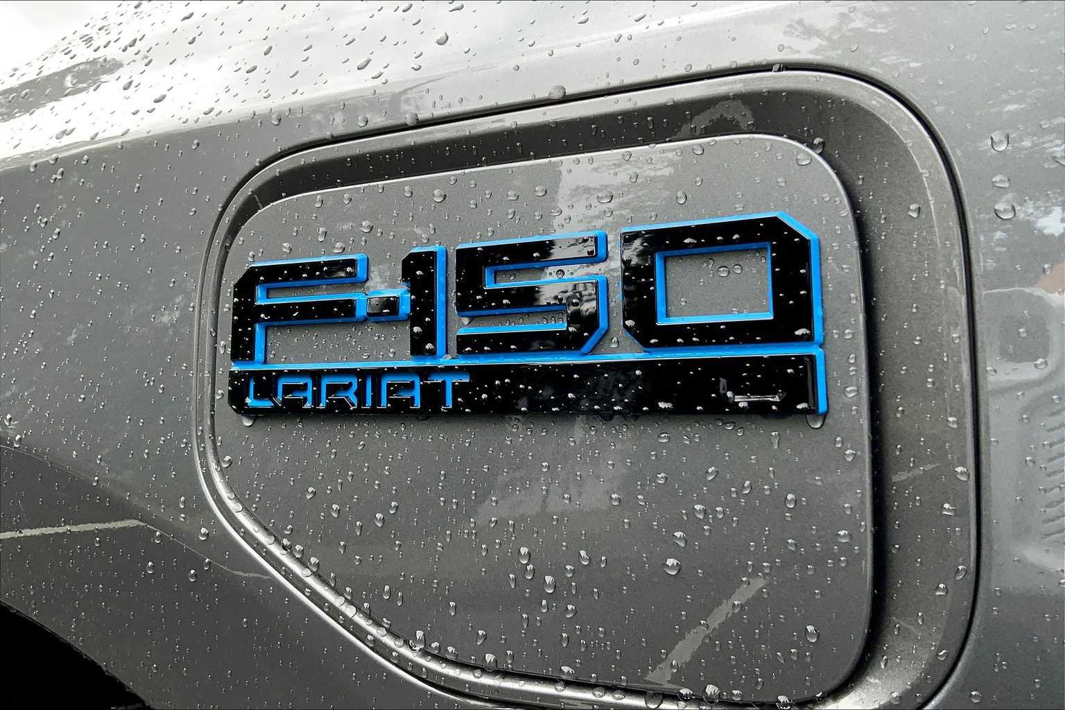 New 2025 Ford F150 Lightning Lariat image 15