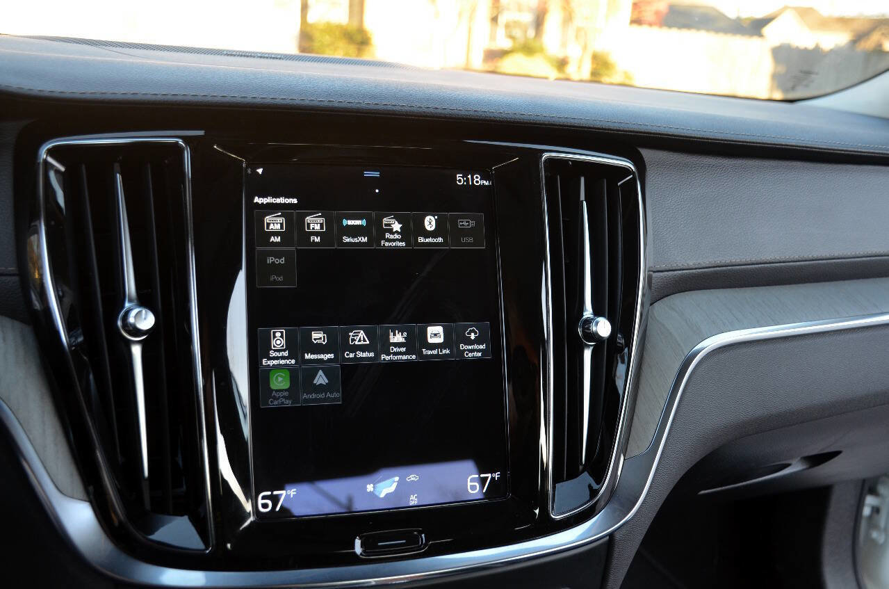 Used 2022 Volvo S60 B5 Inscription image 25