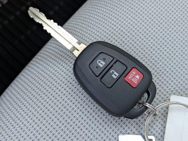 Used 2023 Toyota Corolla Cross L image 26