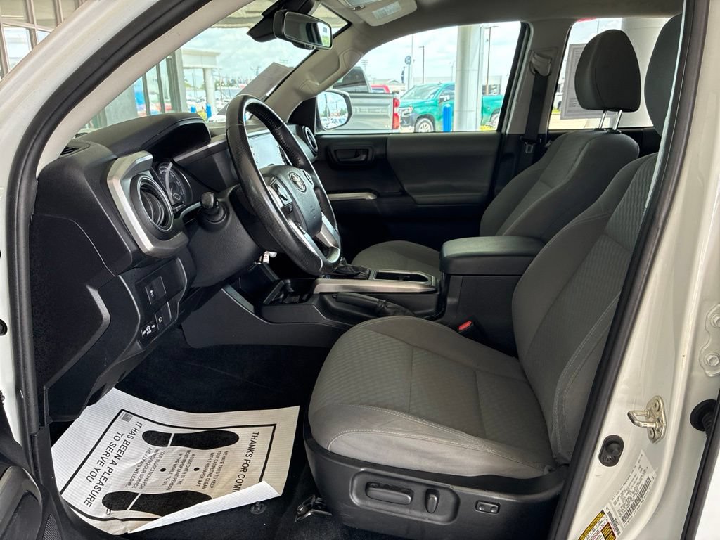 Used 2020 Toyota Tacoma SR5 AWD/4WD image 18