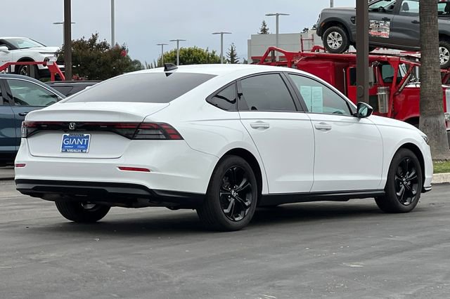 Used 2025 Honda Accord SE image 4